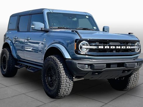 Used 2025 Ford Bronco Outer Banks AWD/4WD image 3