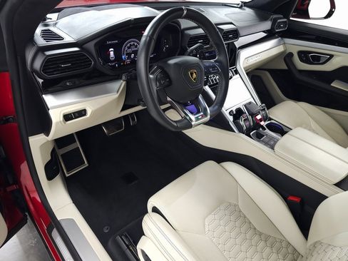 Used 2021 Lamborghini Urus image 21