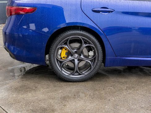 Used 2021 Alfa Romeo Giulia Ti Sport image 35