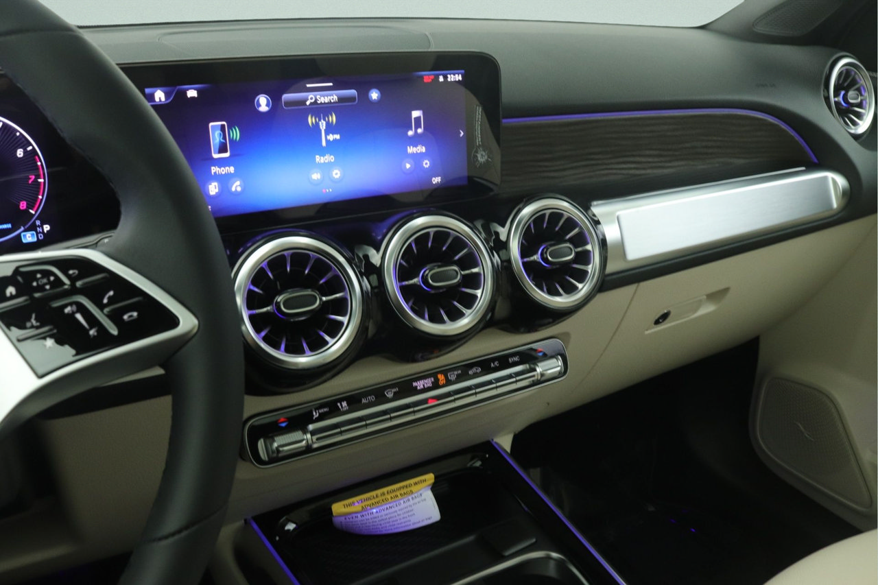 New 2026 Mercedes-Benz GLB 250 image 5