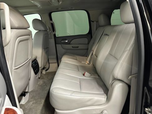 Used 2013 GMC Yukon XL SLT w/ SLT-2 Equipment Package image 10