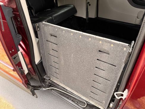 Used 2019 Dodge Grand Caravan SXT FWD image 29