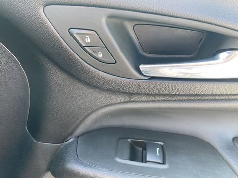 Used 2024 Chevrolet Equinox LT FWD image 25
