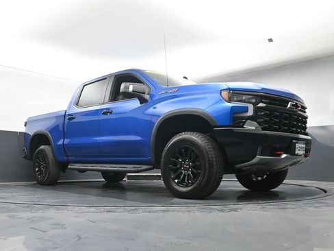 Used 2023 Chevrolet Silverado 1500 ZR2 w/ Technology Package AWD/4WD image 29