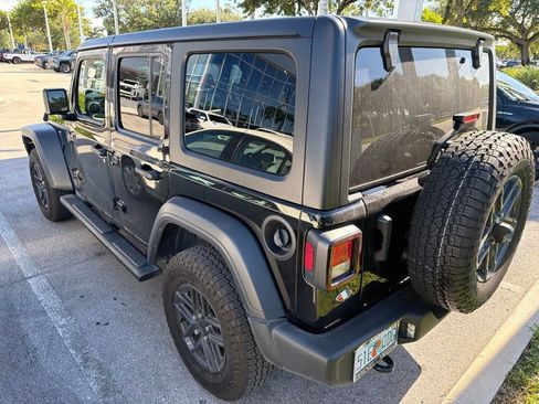 Used 2024 Jeep Wrangler Unlimited Sport AWD/4WD image 4