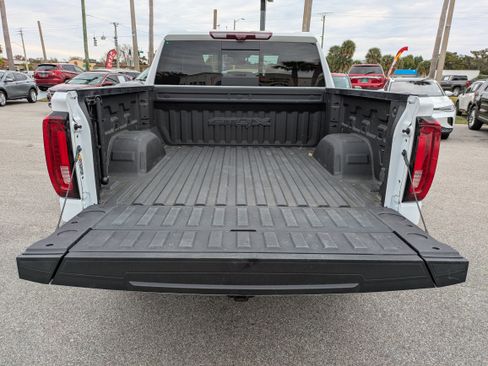 Used 2024 GMC Sierra 1500 AT4X image 18