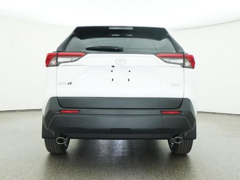 New 2025 Toyota RAV4 XLE image 31