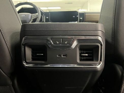 New 2026 Chevrolet Silverado 1500 High Country w/ High Country Premium Package AWD/4WD image 22