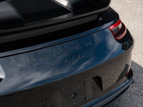 Certified 2018 Porsche 911 GT3 RWD image 27