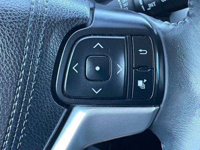 Used 2016 Toyota Highlander XLE AWD/4WD image 19