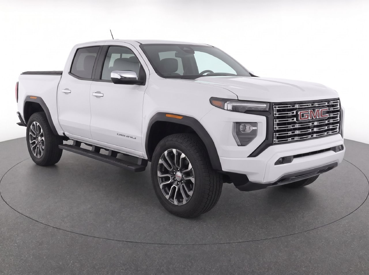 Used 2024 GMC Canyon Denali AWD/4WD image 2