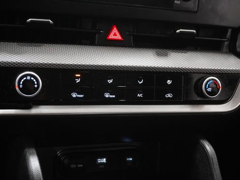 Used 2023 Kia Sportage LX image 25