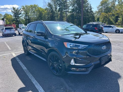 Used 2020 Ford Edge ST-Line w/ Cold Weather Package AWD/4WD image 3