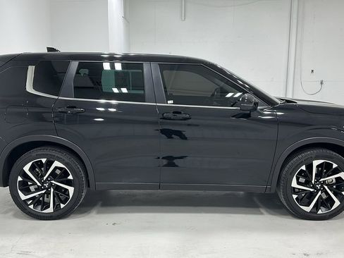 Used 2022 Mitsubishi Outlander SE image 7