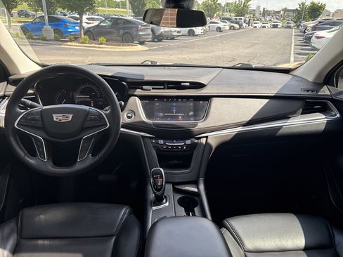Used 2018 Cadillac XT5 Luxury w/ Driver Awareness Package AWD/4WD image 29