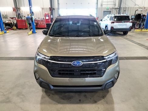Used 2025 Subaru Forester Touring w/ Popular Package - Touring AWD/4WD image 2