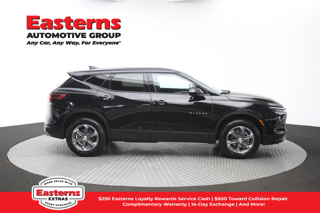 Used 2025 Chevrolet Blazer LT FWD image 48