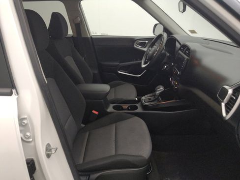 Used 2023 Kia Soul LX w/ LX Technology Package image 21