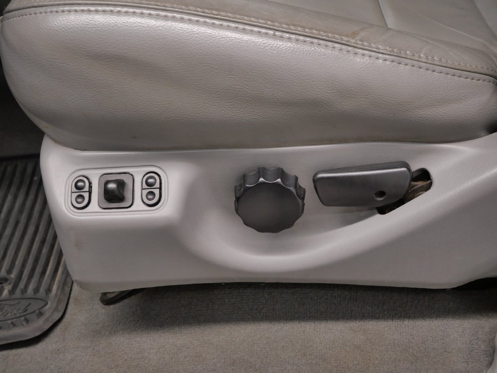 Used 2005 Ford F250 XL AWD/4WD image 14