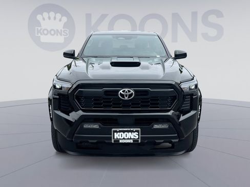 Used 2025 Toyota Tacoma TRD Sport AWD/4WD image 11