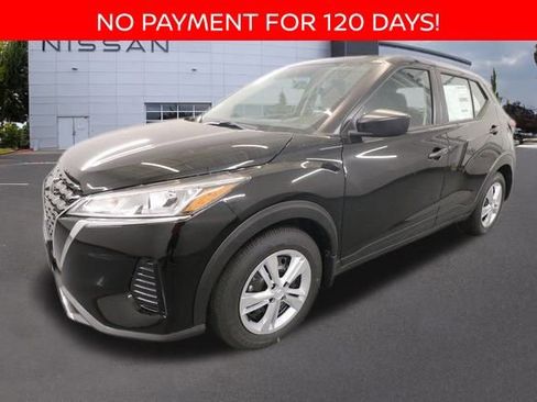 New 2025 Nissan Kicks Play S image 4