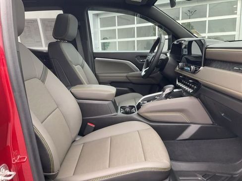 Used 2025 Chevrolet Colorado ZR2 w/ Technology Package AWD/4WD image 10