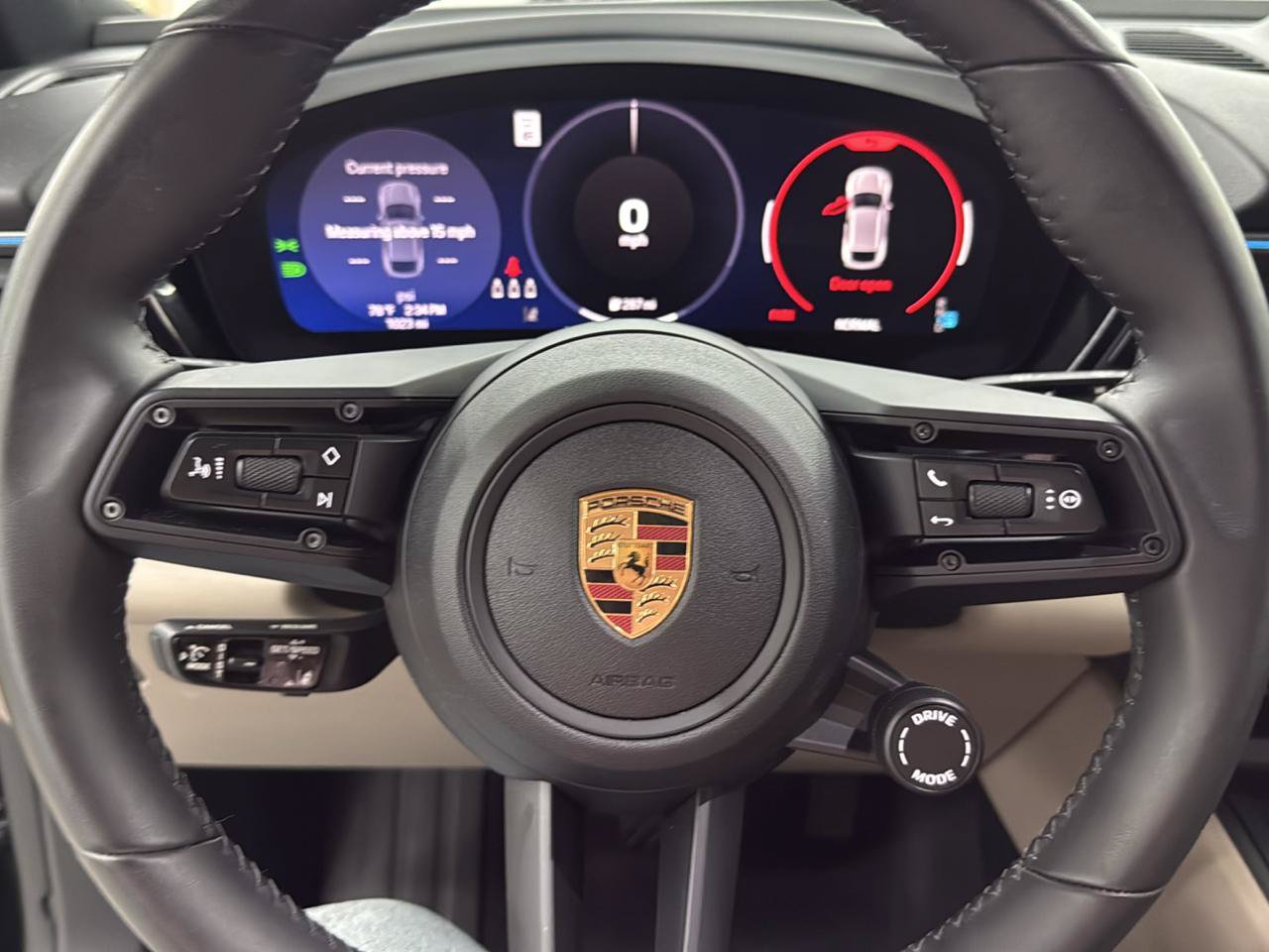 Used 2024 Porsche Macan 4 Electric AWD/4WD image 18