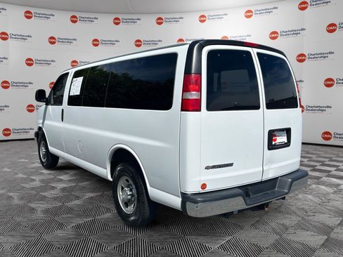 Used 2017 Chevrolet Express 2500 LT w/ LT Preferred Equipment Group RWD image 3