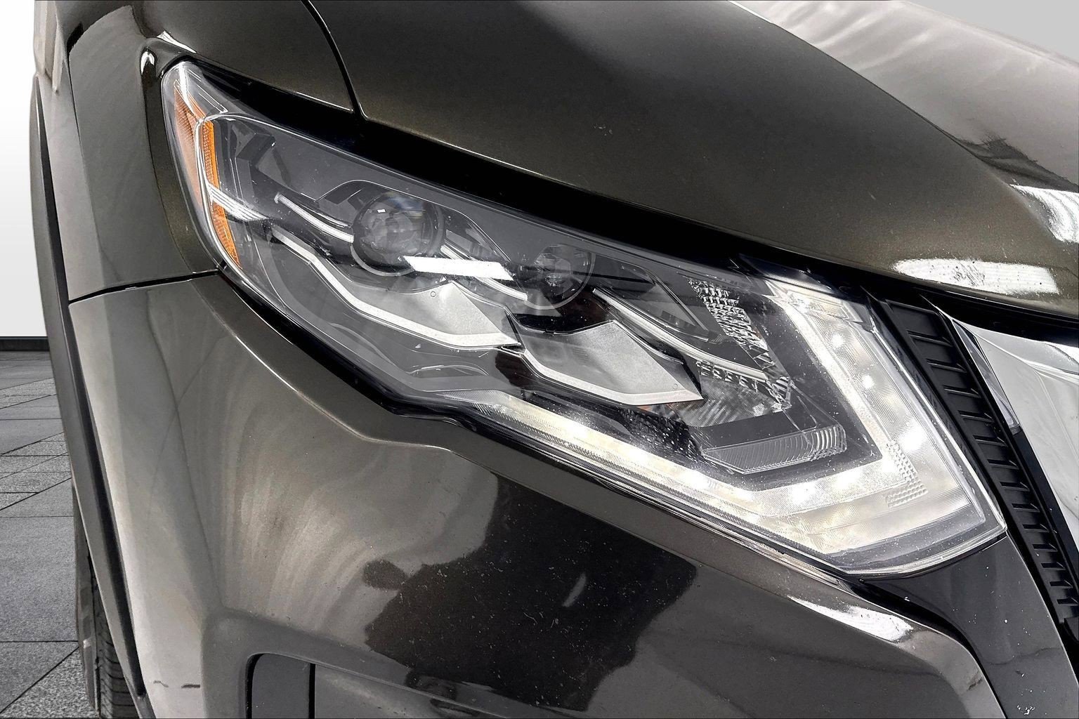 Used 2017 Nissan Rogue SL w/ SL Premium Package AWD/4WD image 34