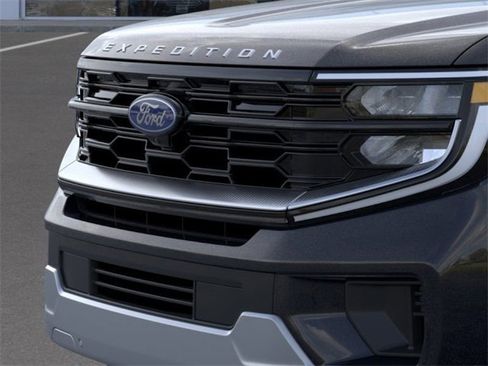 New 2025 Ford Expedition Platinum w/ Platinum Ultimate Package image 17