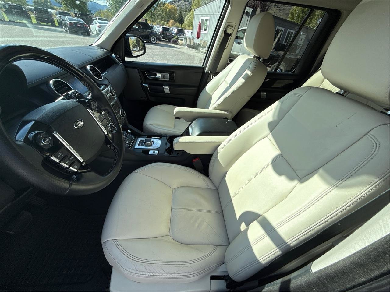 Used 2015 Land Rover LR4 HSE LUX AWD/4WD image 26