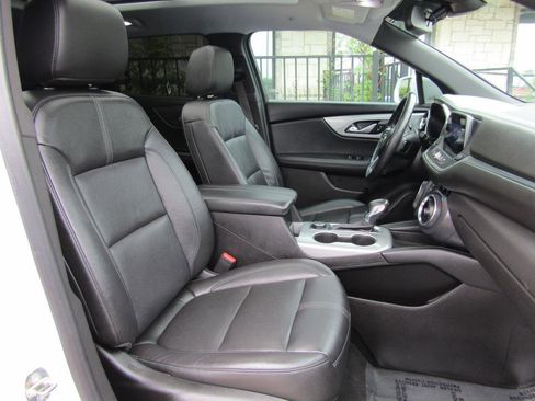 Used 2019 Chevrolet Blazer LT w/ Sun and Wheels Package FWD image 12