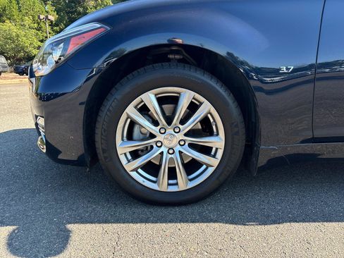 Used 2019 INFINITI Q70 Luxe w/ Proactive Package AWD/4WD image 7
