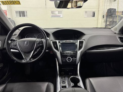 Used 2018 Acura TLX V6 SH-AWD image 3