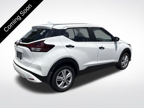 Used 2025 Nissan Kicks Play S FWD image 5