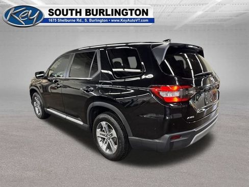 Used 2025 Honda Pilot EX-L image 4