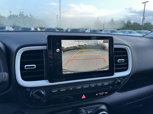New 2025 Hyundai Venue Limited image 21