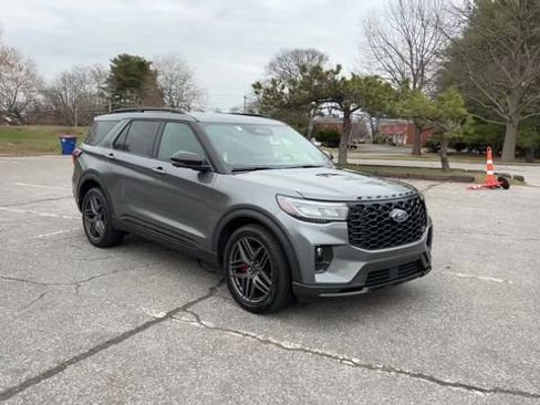 Used 2025 Ford Explorer ST image 48