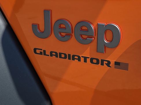 New 2025 Jeep Gladiator Mojave w/ Steel Bumper Group AWD/4WD image 9