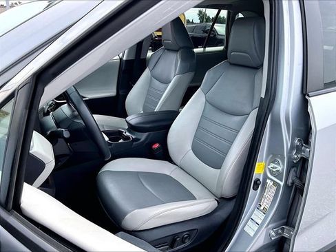 Used 2019 Toyota RAV4 Limited w/ Carpet Mat Package AWD/4WD image 10
