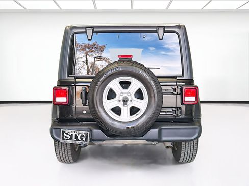 Used 2019 Jeep Wrangler Unlimited Sport S image 5