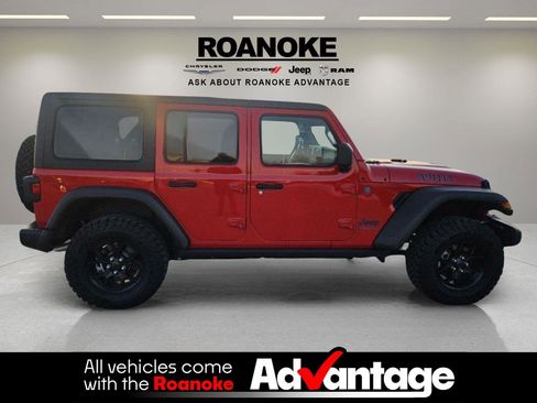 Used 2025 Jeep Wrangler Willys image 14