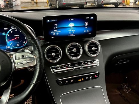 Used 2022 Mercedes-Benz GLC 300 4MATIC image 7