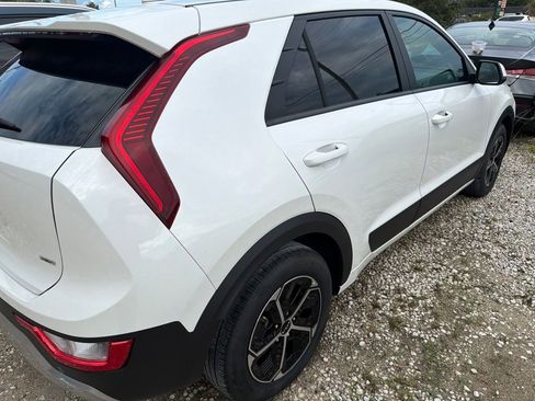 Used 2025 Kia Niro LX FWD image 8