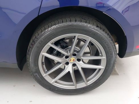 Used 2025 Porsche Macan Turbo image 35