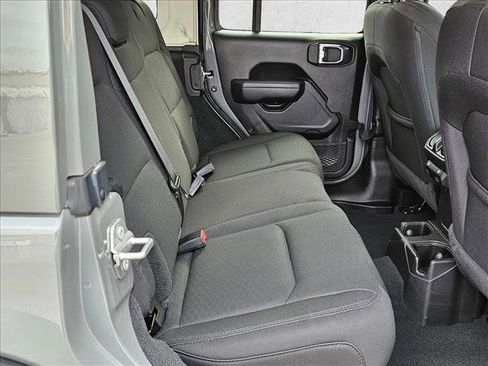 Used 2022 Jeep Wrangler Unlimited Sport image 15