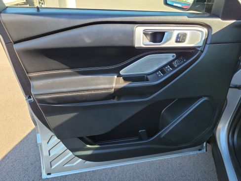 Certified 2020 Ford Explorer ST w/ Premium Technology Package image 18