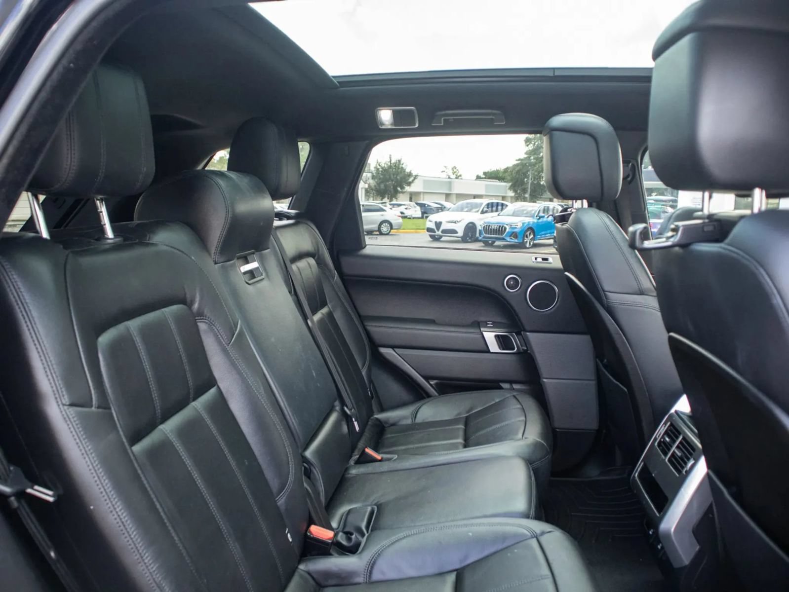 Used 2020 Land Rover Range Rover Sport SE AWD/4WD image 23