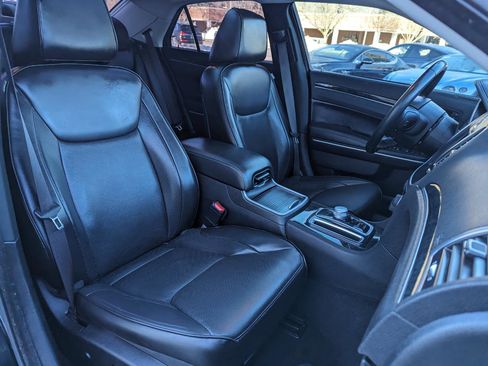 Used 2021 Chrysler 300 Touring L image 38