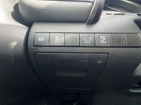 Used 2023 Toyota Camry SE image 28